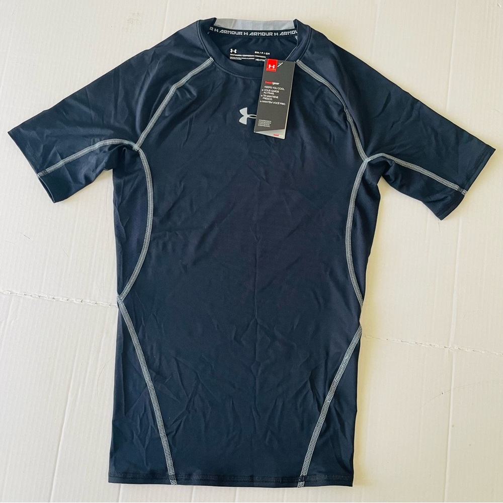 Under Armour Men’s Black Rash Guard with Gray Contrast Stitching - Picture 3 of 7